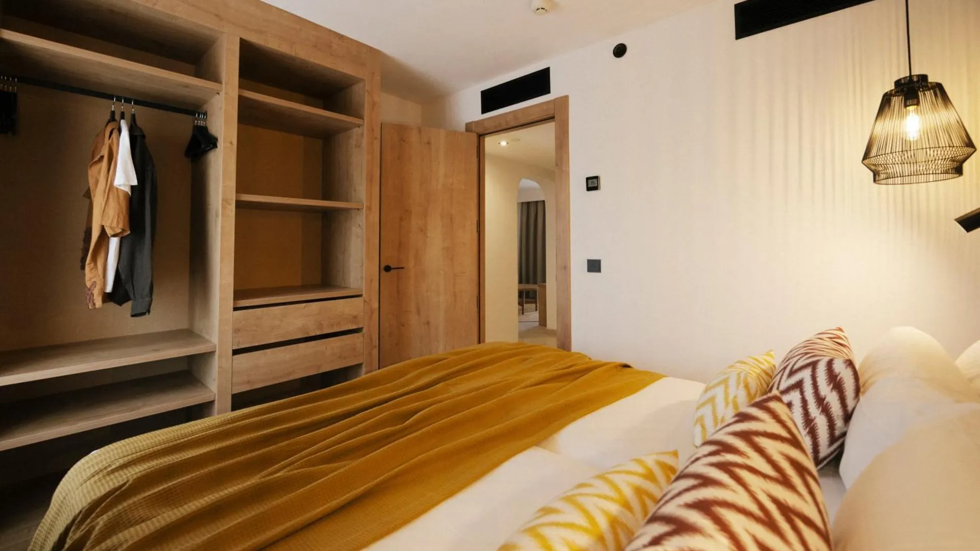 Hotel Caramelo Marina Calan Bosch - Adults Only Cala'N Bosch  4*, Cala'N Bosch (Menorca) Spanien