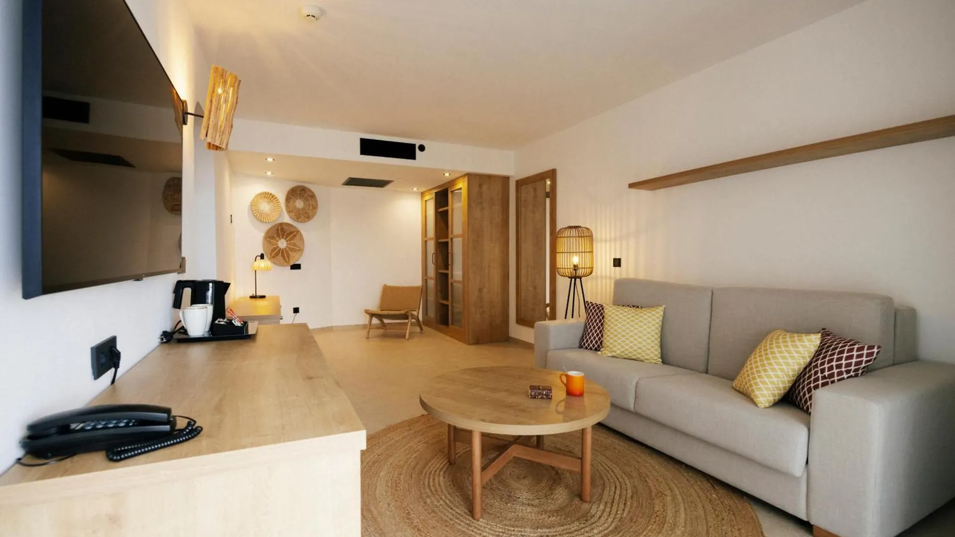 Caramelo Marina Calan Bosch - Adults Only Hotel Cala'N Bosch  Cala'N Bosch (Menorca)